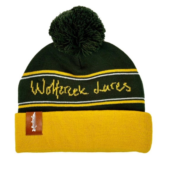 Wolfcreek Classic Logo Pom Pom Beanie - Mustard/Green i gruppen Beklædning og fodtøj / Kasketter og hovedbeklædning / Huer og hatte hos Sportfiskeprylar.se (WCL-05-POMPOM-01-MUST-GRN)